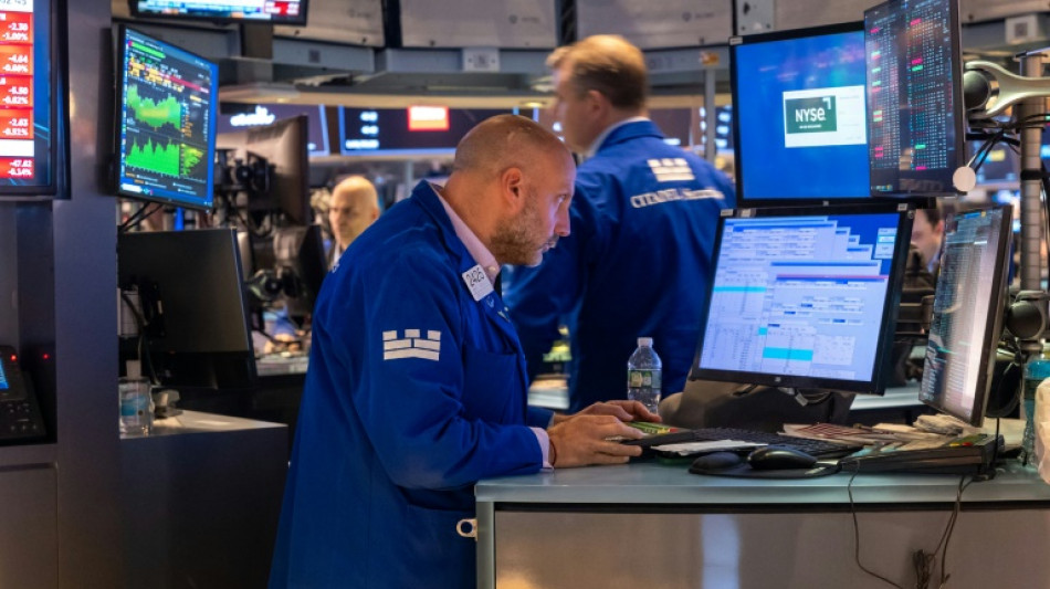 Wall Street termine en baisse, assomm&eacute; par les taux obligataires