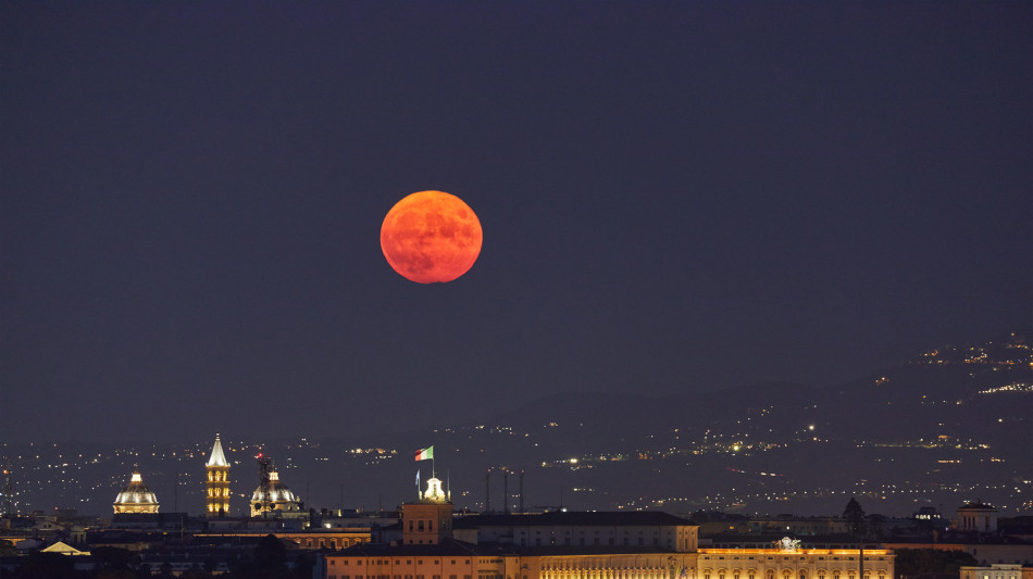 Domenica sera arriva la 'Luna di sangue', sarà eclissi totale