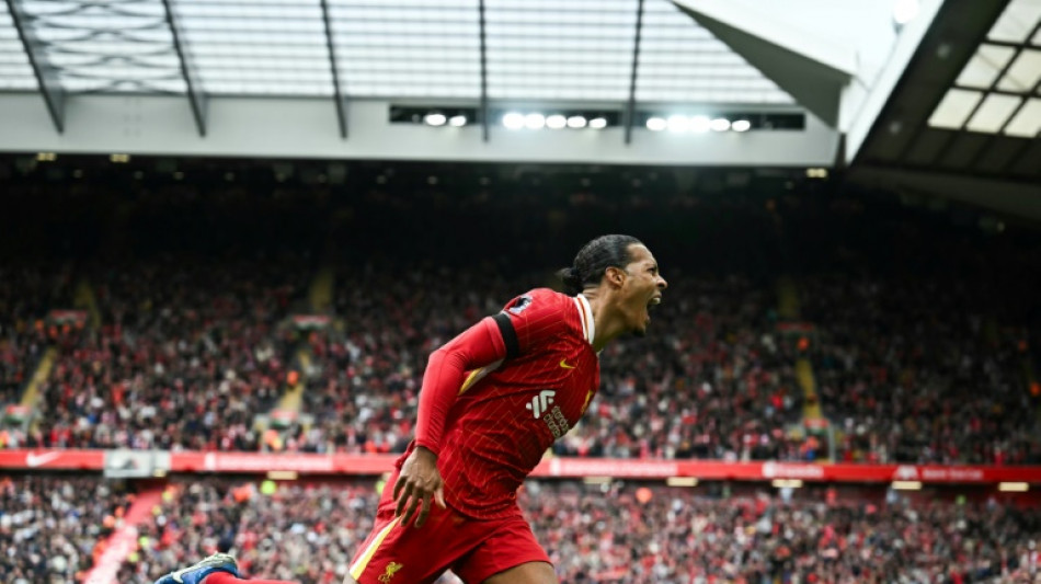 Anfield na expectativa para coroar o Liverpool como campe&atilde;o ingl&ecirc;s