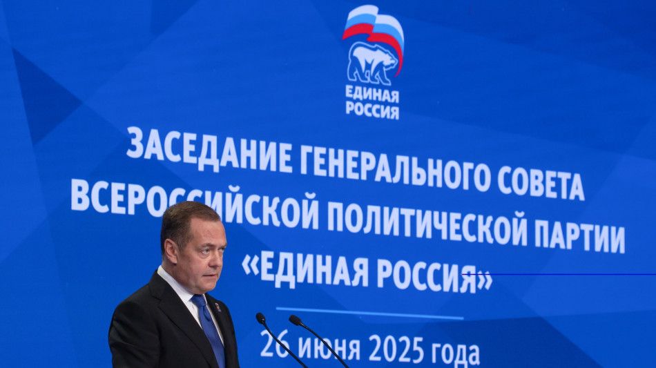 Medvedev ribadisce, non accetteremo peacekeeper Nato in Ucraina