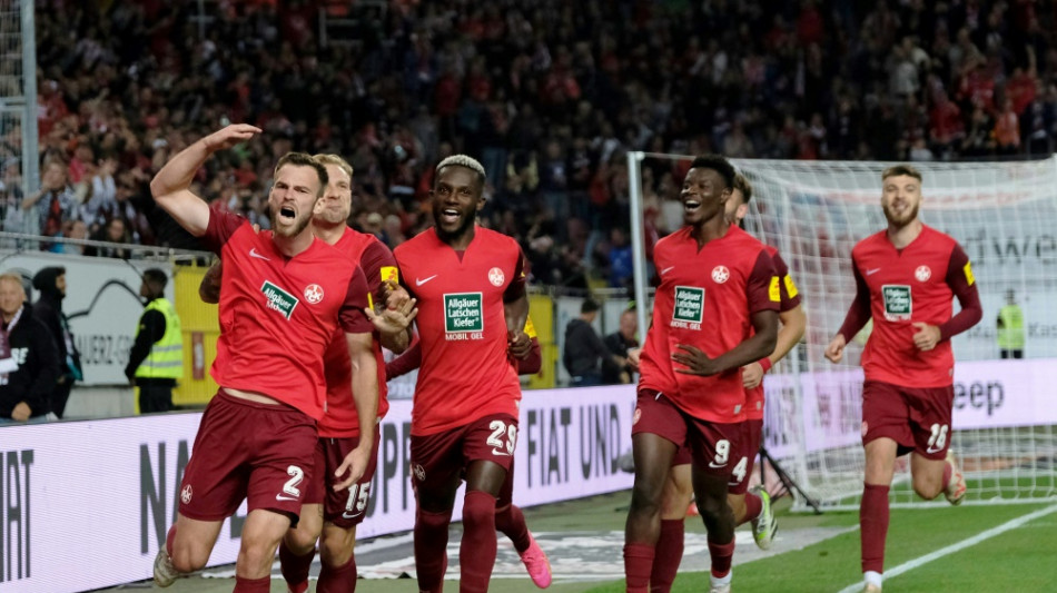 Kaiserslautern an der Spitze - Fortuna sp&auml;t bestraft