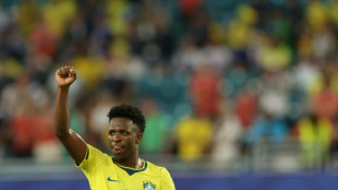 Com dois gols contra a Esc&oacute;cia, Vini Jr. entra na disputa pela Chuteira de Ouro