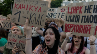 Verteidigungsminister-Aus sorgt in der Ukraine weiter f&uuml;r Protest - Angriffe auf Kiew