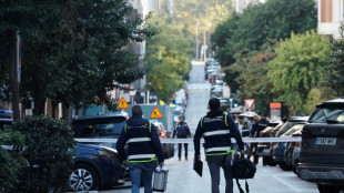 Ex-pol&iacute;tico espanhol &eacute; baleado no centro de Madri