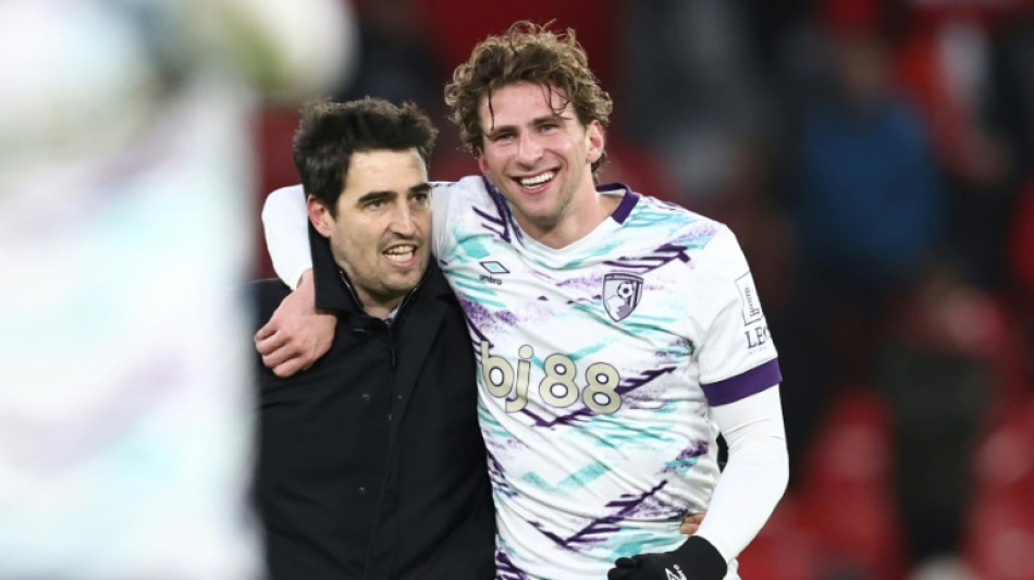 Bournemouth vence Manchester United em Old Trafford e sobe para 5&ordm; no Campeonato Ingl&ecirc;s