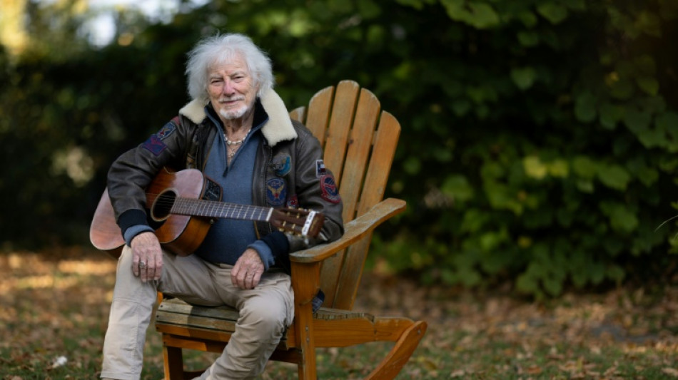 &Agrave; 96 ans, Hugues Aufray en tourn&eacute;e: "Personne ne m'emp&ecirc;chera de chanter jusqu'au bout"