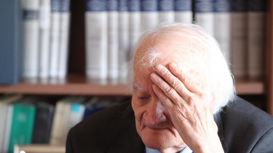 Su sparizione guanto killer Mattarella spunta nome Contrada