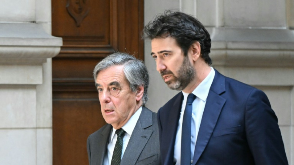 Prison avec sursis requise contre Fran&ccedil;ois Fillon dans l'affaire des emplois fictifs de son &eacute;pouse