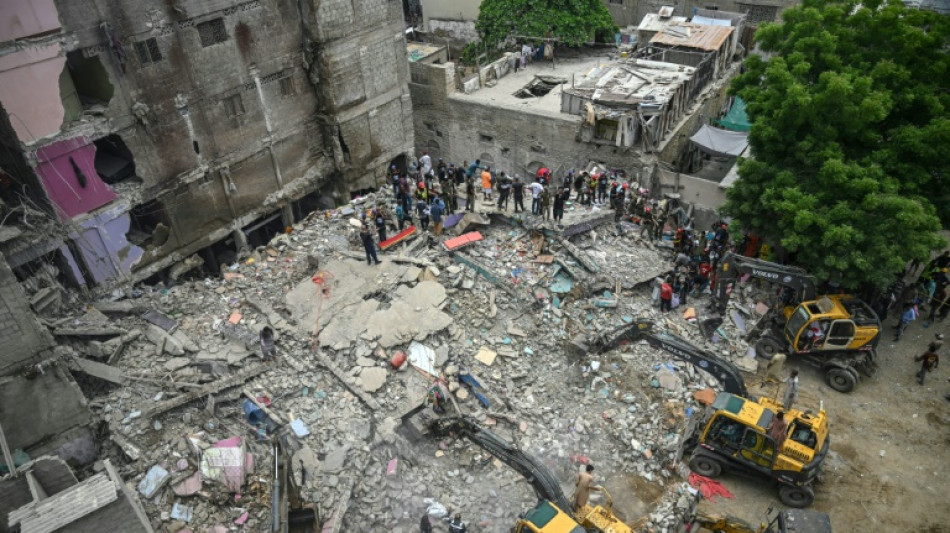 Pakistan: au moins huit morts dans l'effondrement d'un immeuble