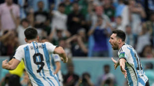 Messi revive a Argentina y Mbapp&eacute; brinda a Francia primer boleto a octavos 