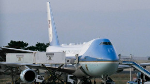 Le changement d'avion rocambolesque de Trump fait d&eacute;bat