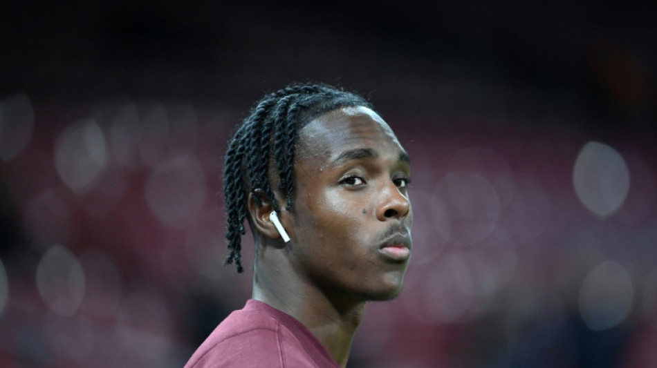 Atacante Mathys Tel renova com o Bayern de Munique at&eacute; 2029