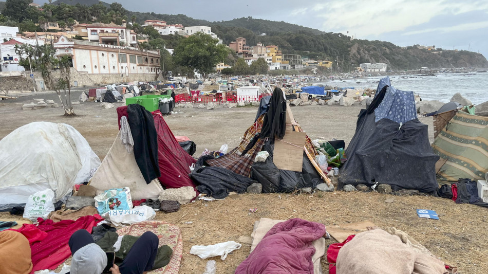 Media, 'a Ceuta circa 1.000 minori senza un posto in cui dormire'