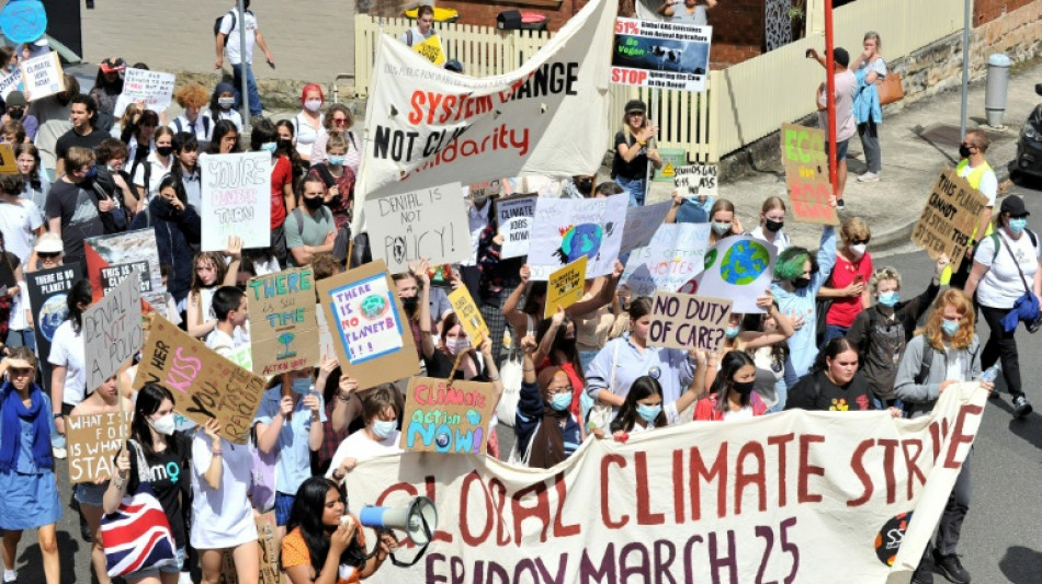 Des écoliers australiens manifestent contre le réchauffement climatique