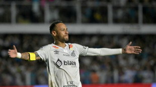 Anniversaire, num&eacute;ro "10" et match nul: Neymar de retour avec Santos