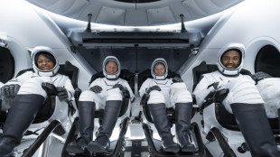Deux Saoudiens, dont une femme, s'appr&ecirc;tent &agrave; d&eacute;coller vers l'ISS