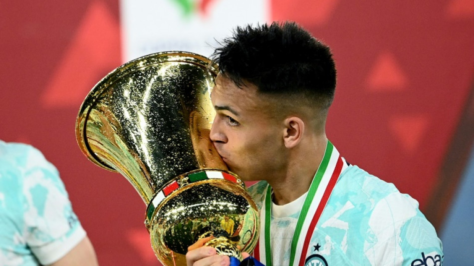 Milan clubs face pursuers in race for Serie A top four places