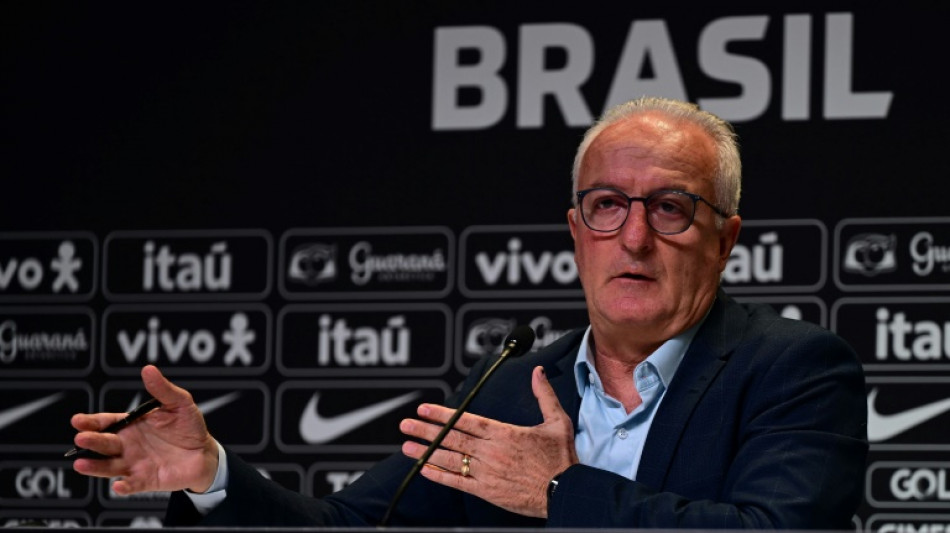 La 'Sele&ccedil;&atilde;o' rompe silencio sobre los casos de Alves y Robinho 