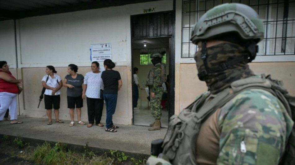 Präsidentschaftswahl in Ecuador: Amtsinhaber Noboa in Nachwahlbefragungen vorn