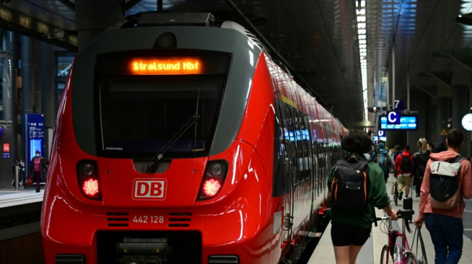 Niedersachsens Verkehrsminister fordert Klarheit &uuml;ber Nachfolge von Neun-Euro-Ticket