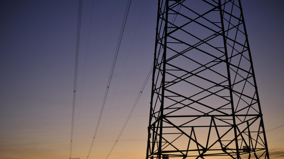 Linee guida per ridurre tasse in bolletta e mini reattori nucleari, oggi il piano Ue