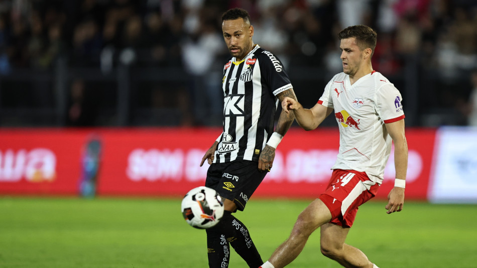 Calcio: Neymar resta al Santos fino a fine 2025