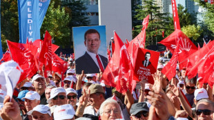 Mais de 50.000 pessoas protestam na Turquia antes de audiência crucial para principal partido de oposição