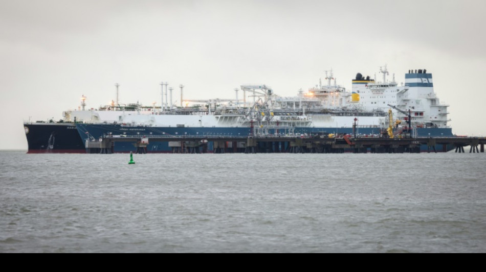 LNG-Schiff macht am Montag am Terminal in Wilhelmshaven fest 
