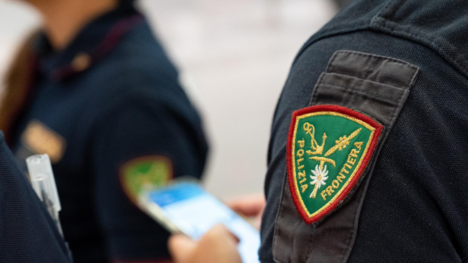 Migranti, bozza dl 'assunzione 500 agenti per potenziare controlli frontiere'