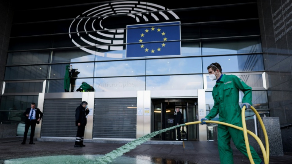 La UE planea abandonar la directiva sobre el combate al blanqueo ecol&oacute;gico