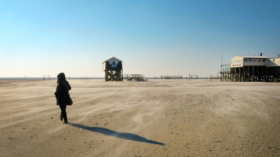 Strand an der Nordsee: Betrunkene Autofahrerin f&auml;hrt sich im Sand fest
