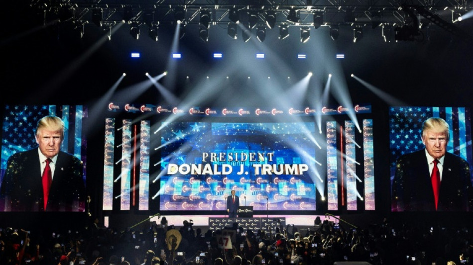 Trump, acusado de haber agredido a una exmodelo que le present&oacute; Epstein 