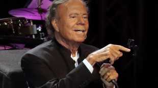 Procura spagnola apre un'inchiesta su aggressioni sessuali attribuite a Julio Iglesias