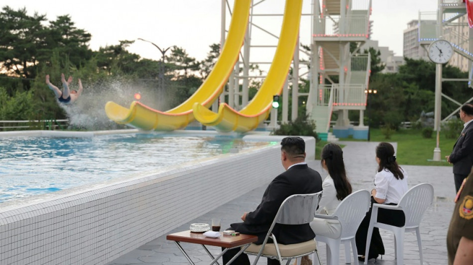 Kim am Pool: Nordkoreas Machthaber weiht riesige Ferienanlage ein