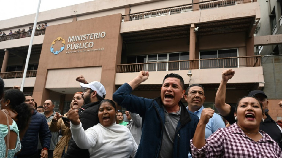 Deputados governistas de Honduras for&ccedil;am nomea&ccedil;&atilde;o interina de chefes do MP