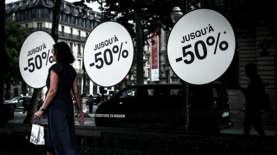Soleil et "bonnes affaires" pour le lancement des soldes d'&eacute;t&eacute;