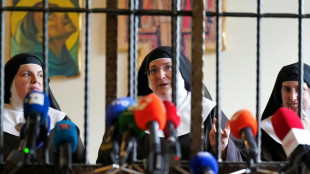 Monjas españolas excomulgadas prometen luchar contra su desalojo de un convento