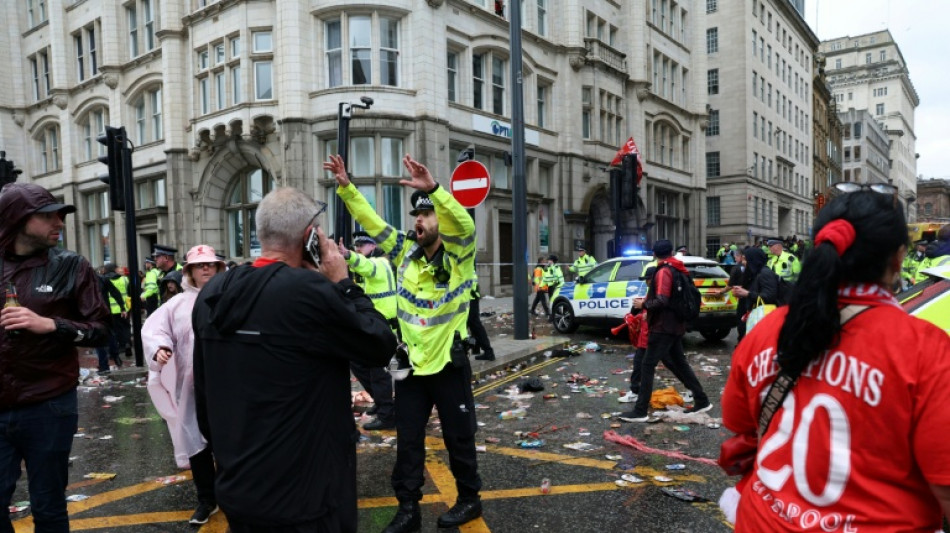 Un coche atropella a varios peatones durante el desfile de la victoria del Liverpool