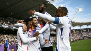Ligue 1: Lyon rugit &agrave; nouveau, Saint-Etienne revient de l'enfer