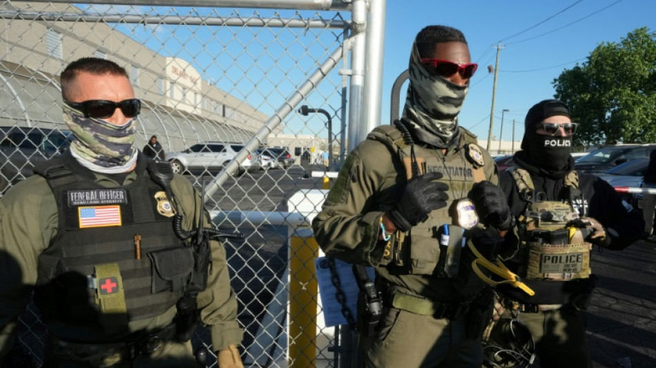 Agentes da imigra&ccedil;&atilde;o americana provocam raiva e medo nas ruas dos EUA