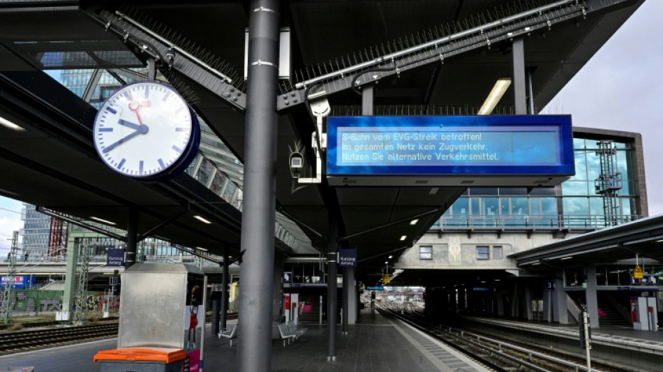 Deutschlandticket k&ouml;nnte l&auml;nger als geplant als Papier-Fahrschein erh&auml;ltlich sein
