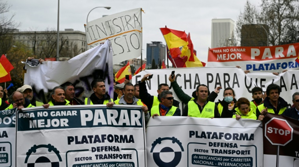 Madrid débloque un milliard d'euros sans mettre fin à la grève des routiers