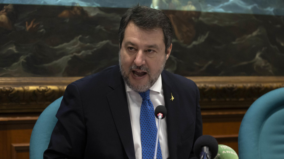 Salvini insiste, serve la rottamazione di tutte le cartelle