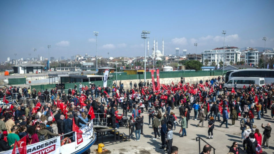 Hundreds of thousands join Istanbul protest rally