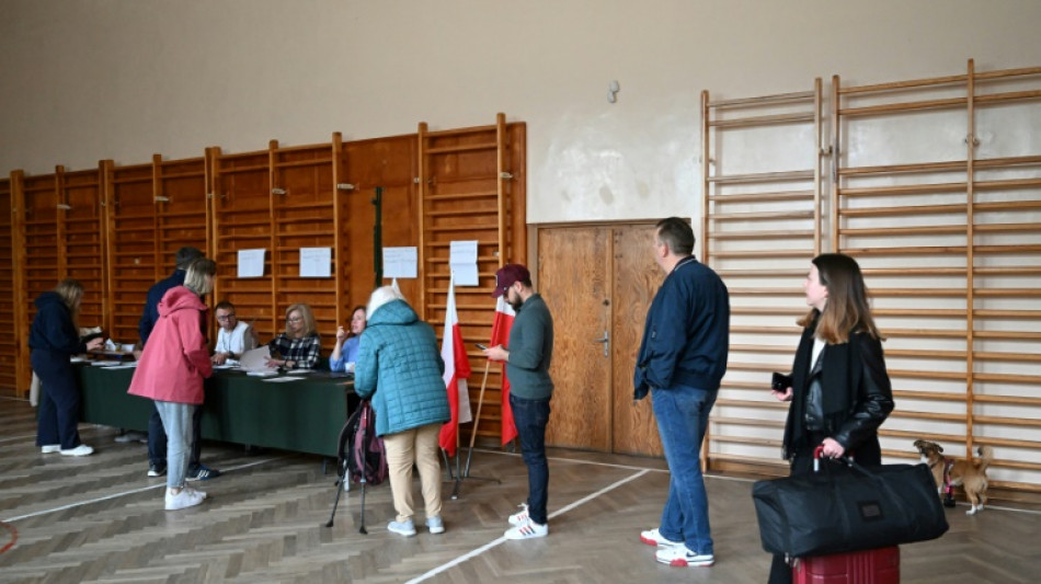 Polish presidential election rivals neck and neck