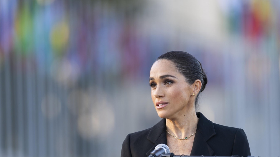 Nuove allarme sicurezza per i Sussex in Gb, svelato numero telefono Meghan