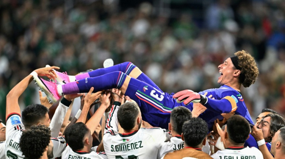 Ochoa anuncia aposentadoria do futebol ap&oacute;s disputar 6&ordf; Copa do Mundo