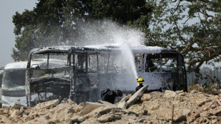 Israel bombardeia &aacute;reas nucleares do Ir&atilde;; Khamenei desafia Trump