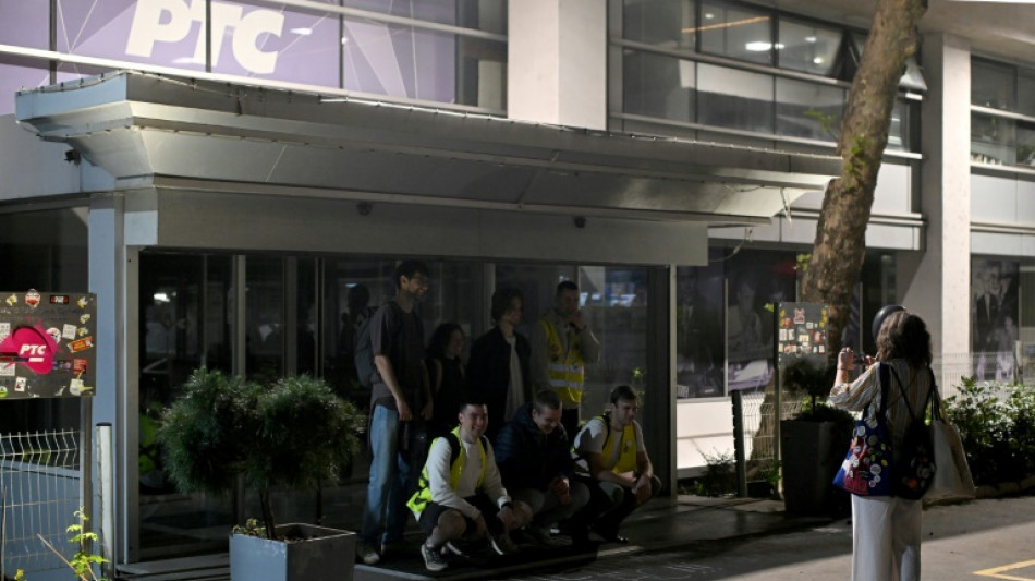 Serbie: &eacute;tudiants et syndicats unis dans la contestation, une premi&egrave;re dans le pays 