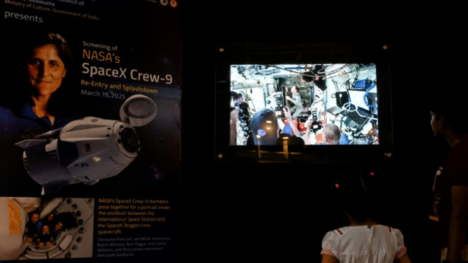 Los astronautas varados nueve meses en la estaci&oacute;n espacial EEI vuelven a la Tierra